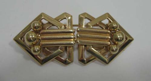 Double clip brooch