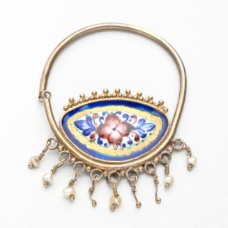 Earring with Floral Motifs