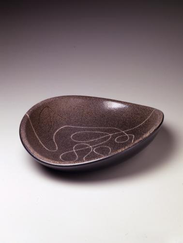 Ovoid folded bowl