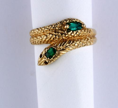 Gold ring in the form of a snake