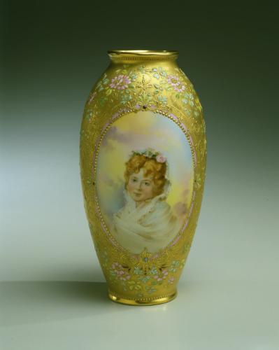 Vase with gold ground