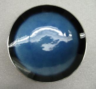 Enameled low dish