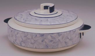 Doulton and Company casserole in Envoy pattern