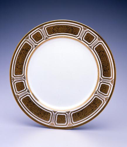 Dinner plate with etched classical border