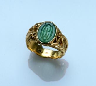 Ring with carved seal