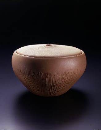 Bean pot of micaceous clay